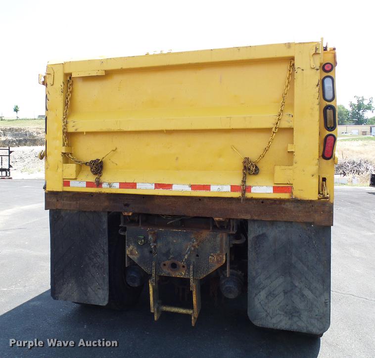image for item DD8659 2002 International 2554 dump truck