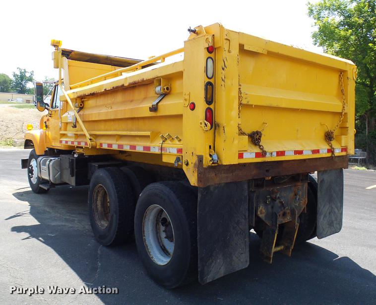 image for item DD8659 2002 International 2554 dump truck