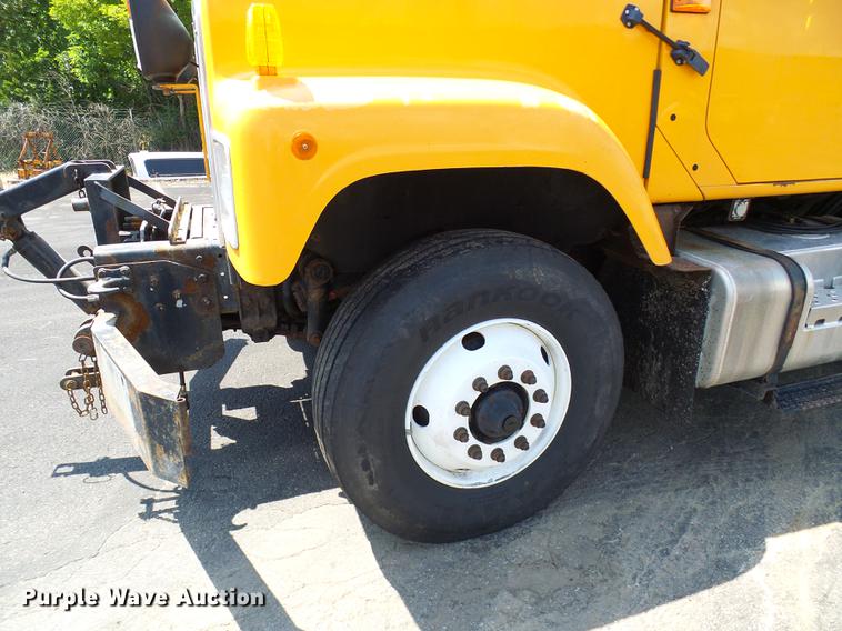 image for item DD8659 2002 International 2554 dump truck