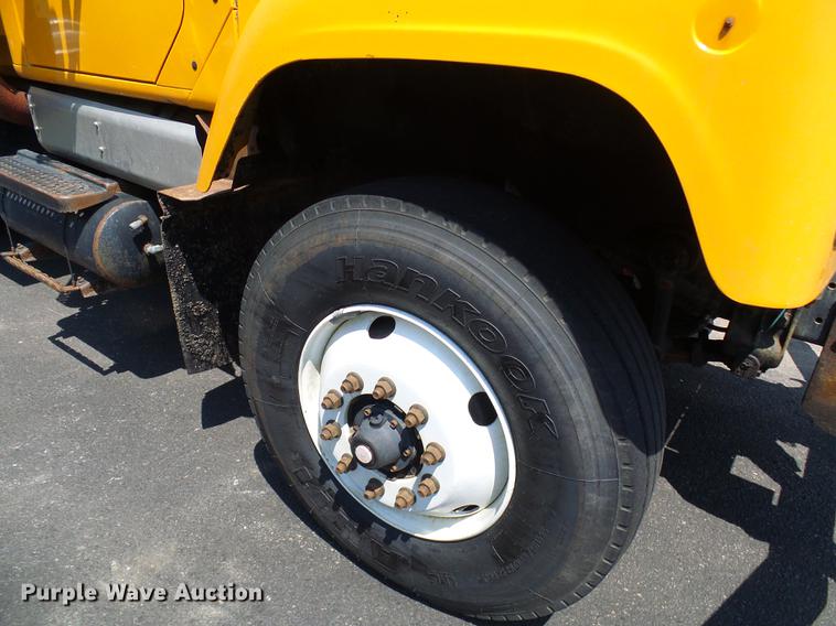 image for item DD8659 2002 International 2554 dump truck