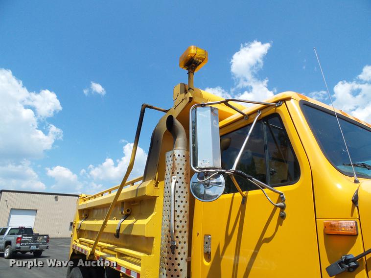image for item DD8659 2002 International 2554 dump truck