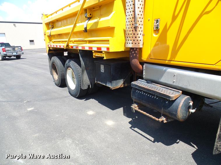 image for item DD8659 2002 International 2554 dump truck