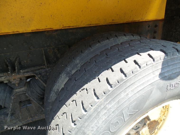 image for item DD8659 2002 International 2554 dump truck