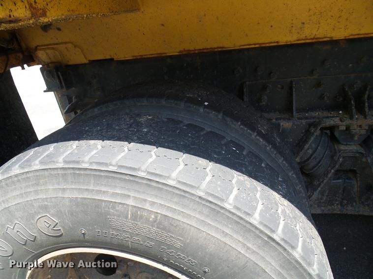 image for item DD8659 2002 International 2554 dump truck