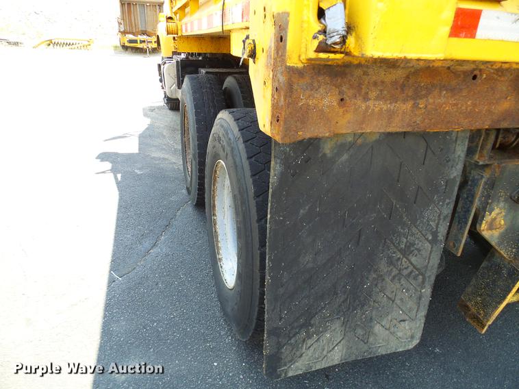 image for item DD8659 2002 International 2554 dump truck