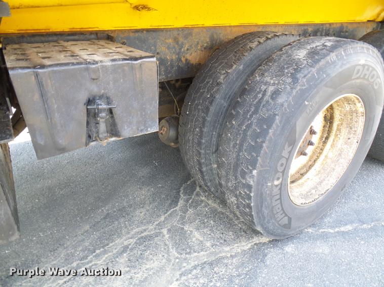 image for item DD8659 2002 International 2554 dump truck