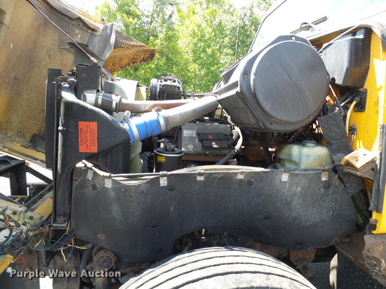 image for item DD8659 2002 International 2554 dump truck