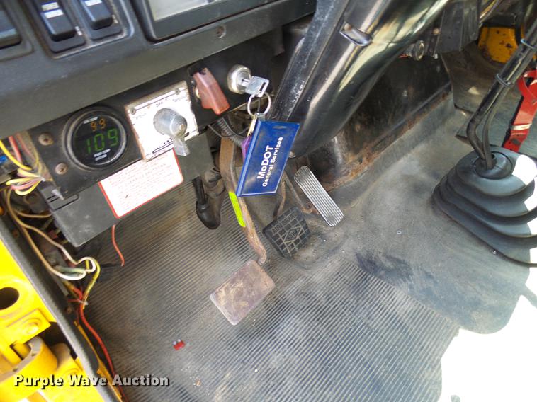 image for item DD8659 2002 International 2554 dump truck