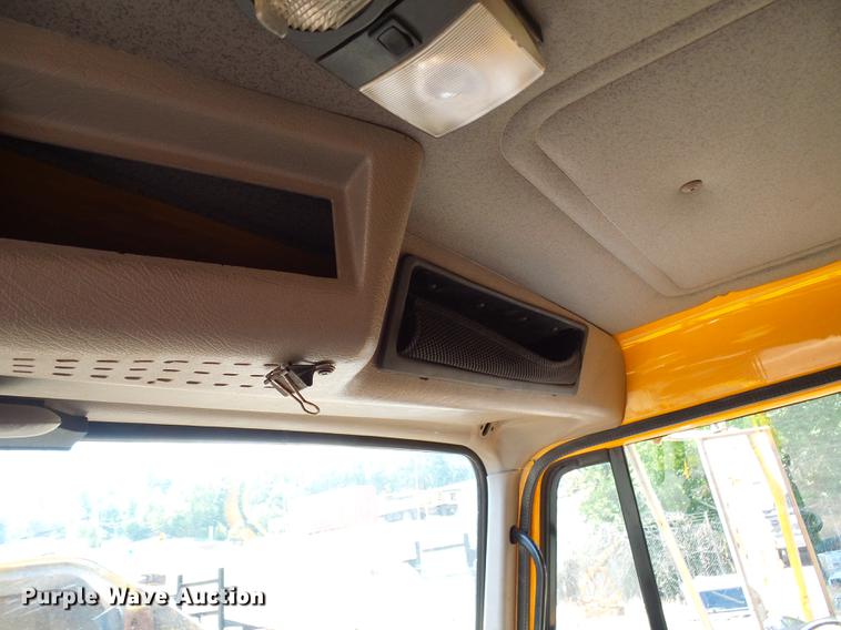 image for item DD8659 2002 International 2554 dump truck