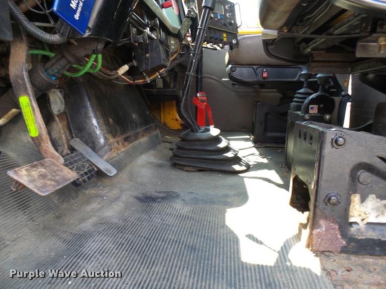 image for item DD8659 2002 International 2554 dump truck