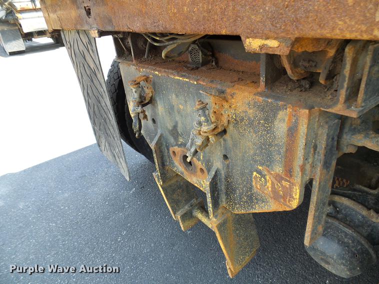 image for item DD8659 2002 International 2554 dump truck