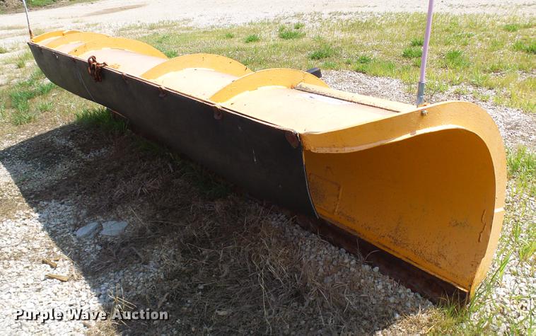 image for item DD8664 12'W snow plow