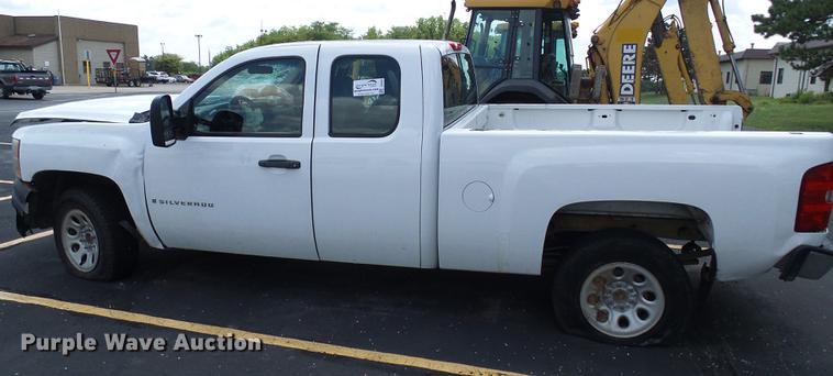 image for item DD8665 2007 Chevrolet Silverado 1500 Ext. Cab pickup truck