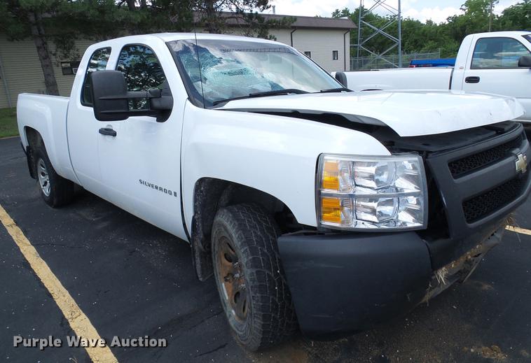 image for item DD8665 2007 Chevrolet Silverado 1500 Ext. Cab pickup truck
