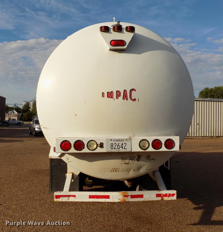 image for item DD8877 2003 Freightliner FL80 refuse truck