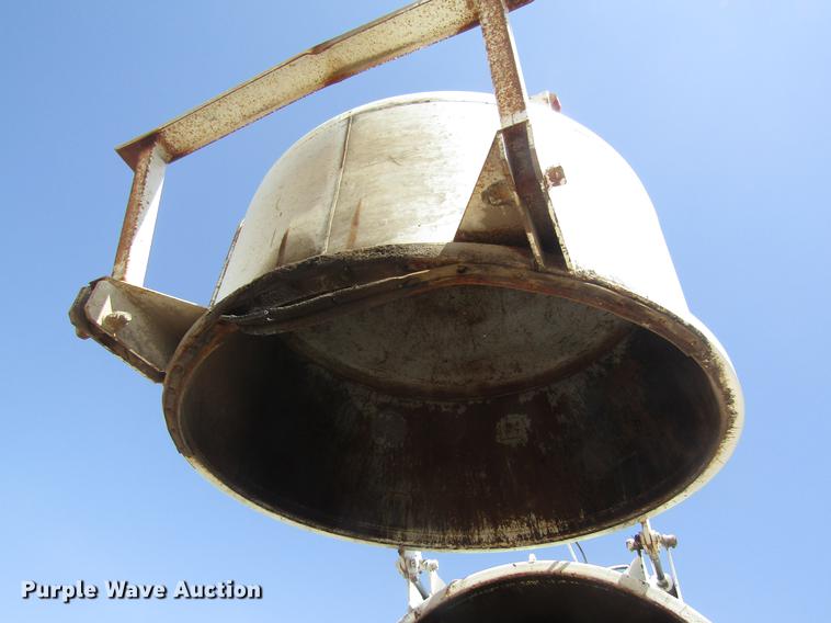 image for item DD8877 2003 Freightliner FL80 refuse truck