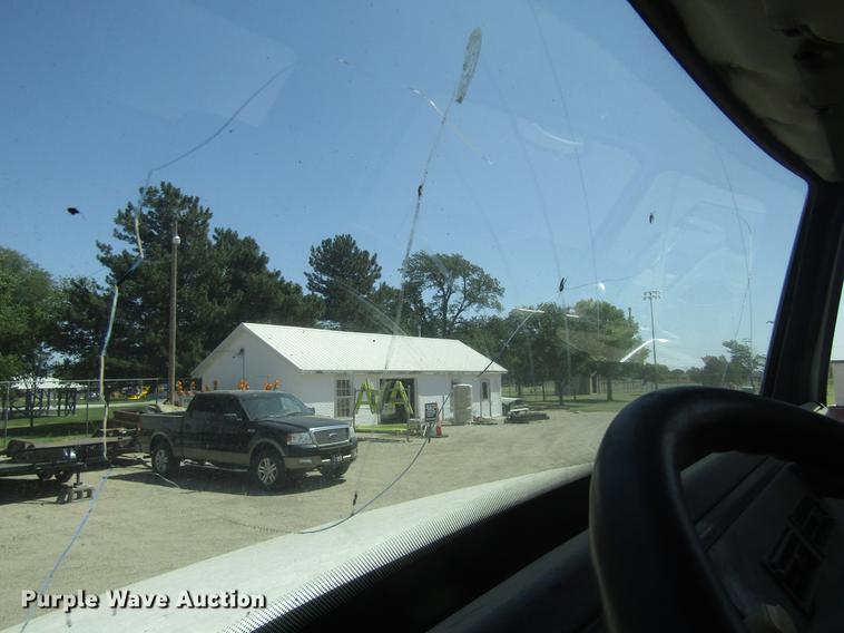 image for item DD8877 2003 Freightliner FL80 refuse truck