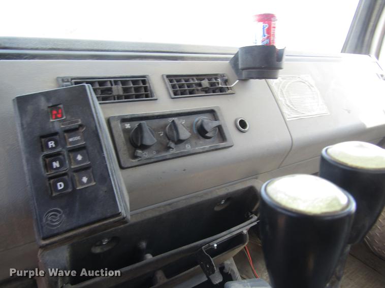 image for item DD8877 2003 Freightliner FL80 refuse truck