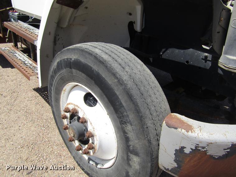 image for item DD8877 2003 Freightliner FL80 refuse truck