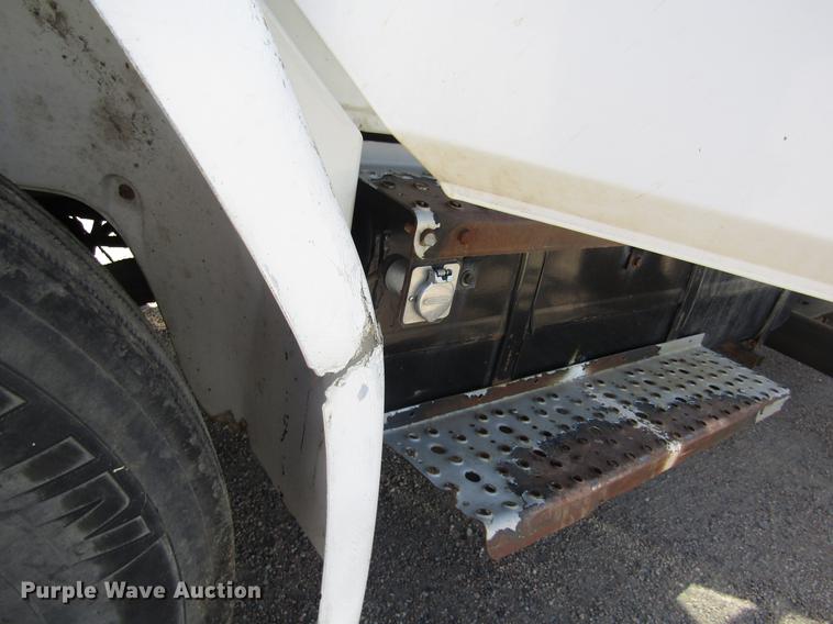 image for item DD8877 2003 Freightliner FL80 refuse truck