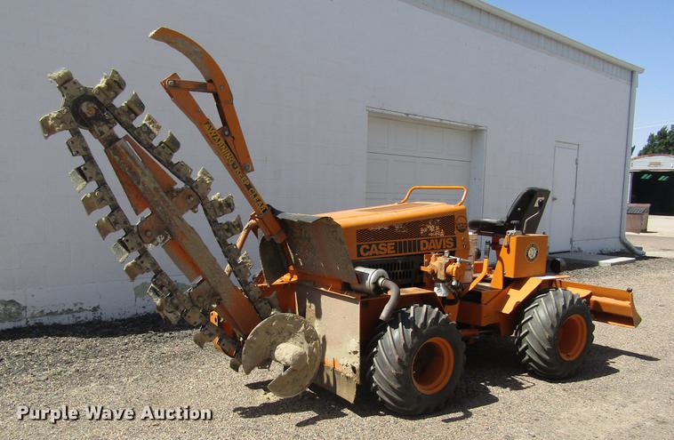 image for item DD8878 1979 Case 25+4 trencher