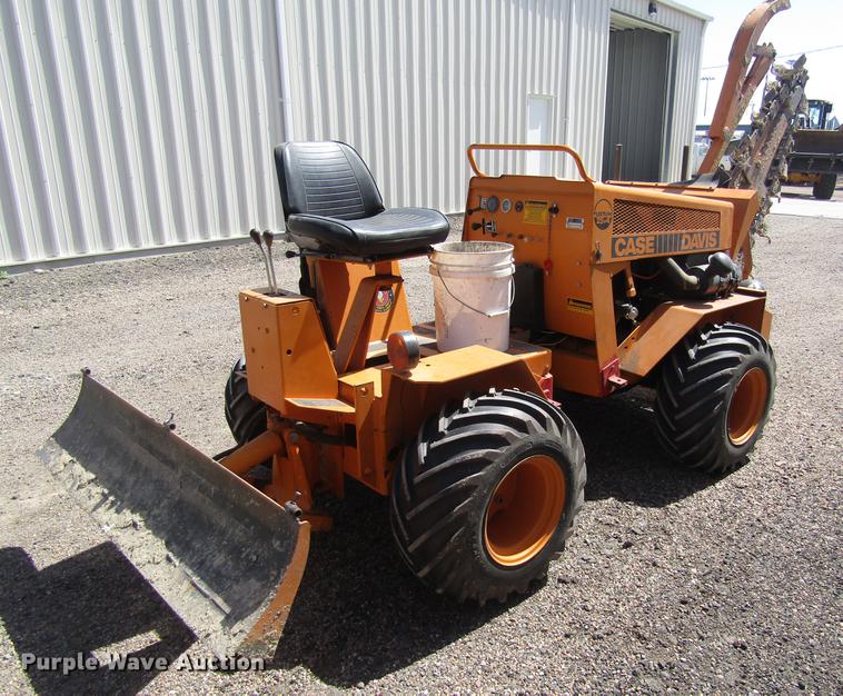 image for item DD8878 1979 Case 25+4 trencher