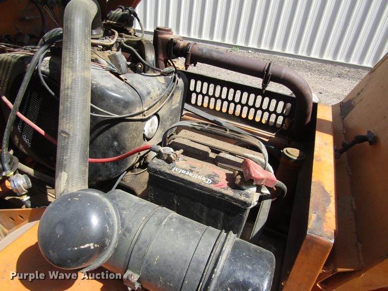 image for item DD8878 1979 Case 25+4 trencher