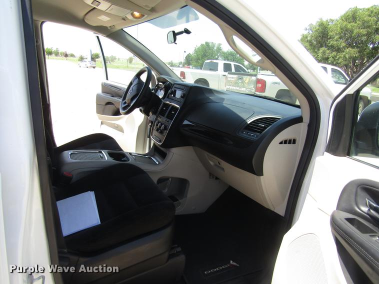 image for item DD8884 2014 Dodge Grand Caravan van