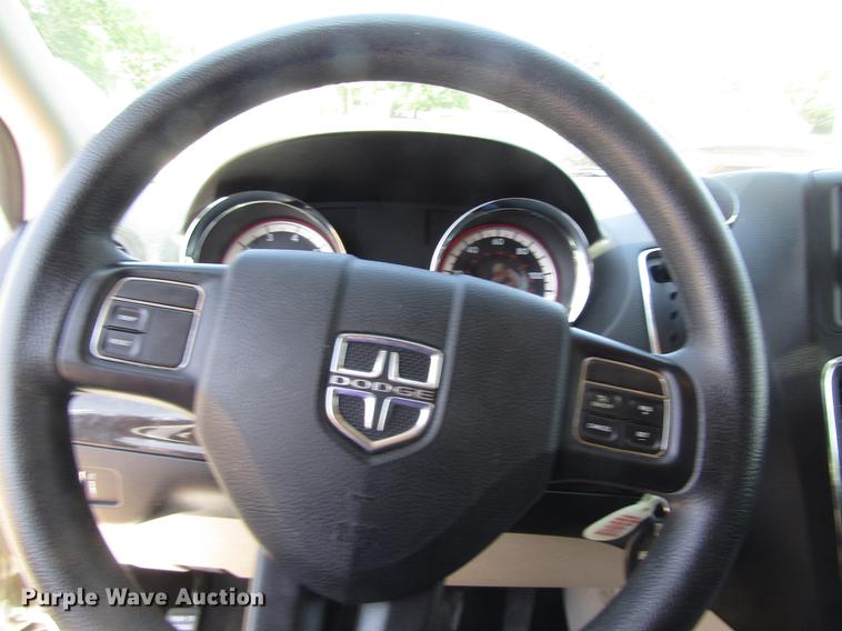 image for item DD8884 2014 Dodge Grand Caravan van