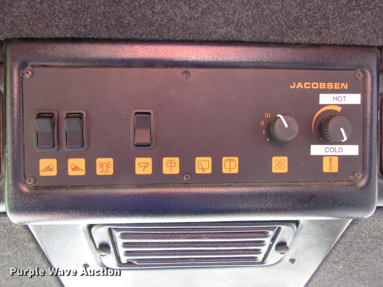 image for item DD8899 2011 Jacobsen HR9016 lawn mower