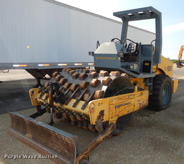 image for item DE1847 2002 Vibromax W605PD padfoot roller