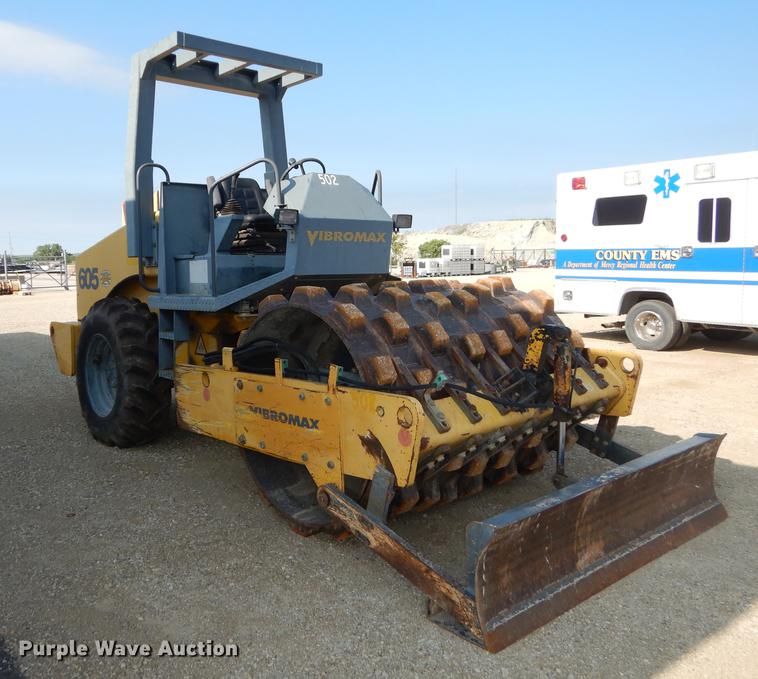 image for item DE1847 2002 Vibromax W605PD padfoot roller