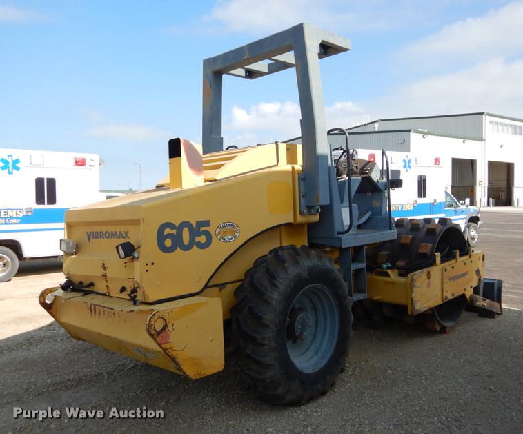 image for item DE1847 2002 Vibromax W605PD padfoot roller