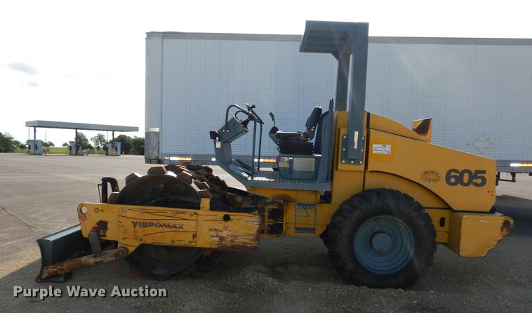 image for item DE1847 2002 Vibromax W605PD padfoot roller