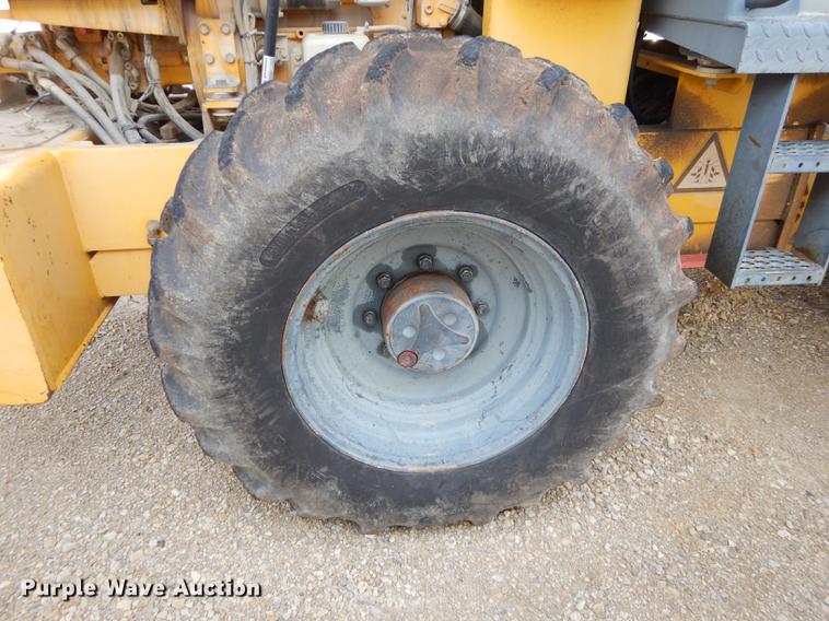 image for item DE1847 2002 Vibromax W605PD padfoot roller