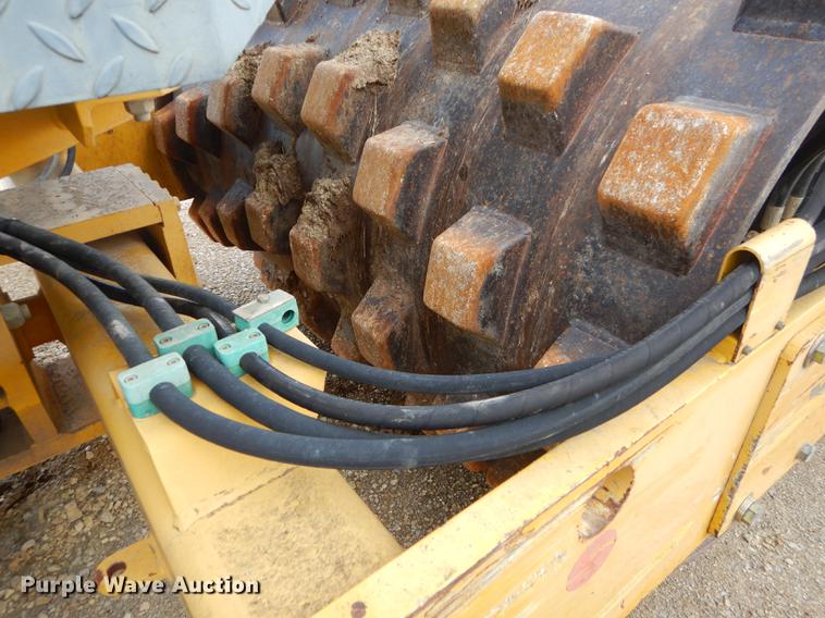 image for item DE1847 2002 Vibromax W605PD padfoot roller