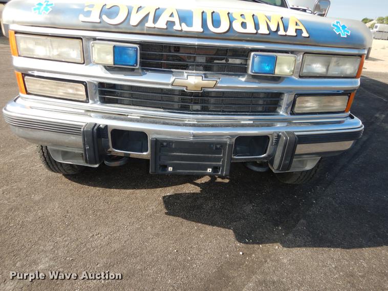image for item DE1848 1996 Chevrolet Silverado 3500 ambulance