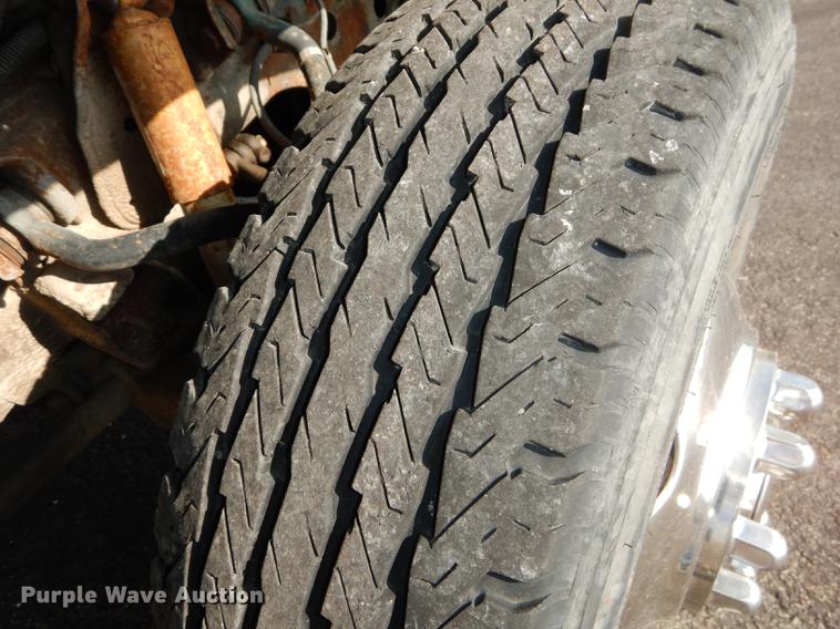 image for item DE1848 1996 Chevrolet Silverado 3500 ambulance