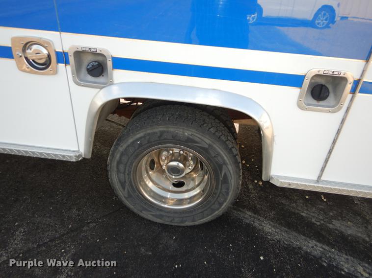 image for item DE1848 1996 Chevrolet Silverado 3500 ambulance