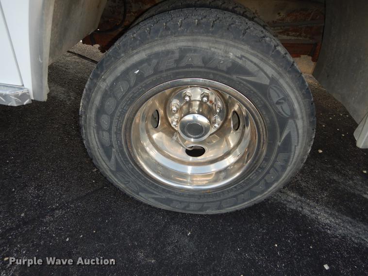 image for item DE1848 1996 Chevrolet Silverado 3500 ambulance