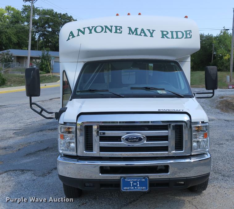 image for item DE3764 2009 Ford E450 shuttle bus