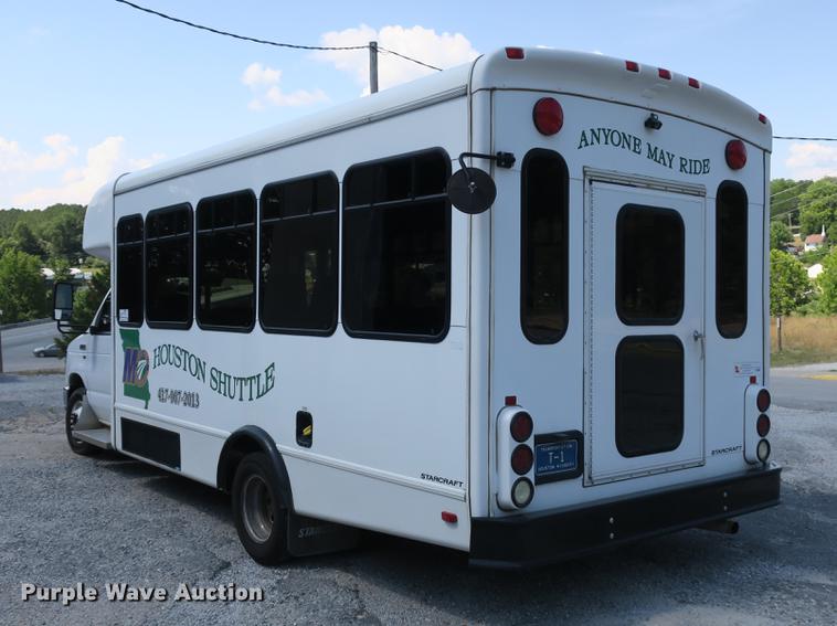 image for item DE3764 2009 Ford E450 shuttle bus