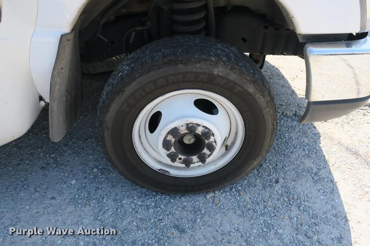 image for item DE3764 2009 Ford E450 shuttle bus