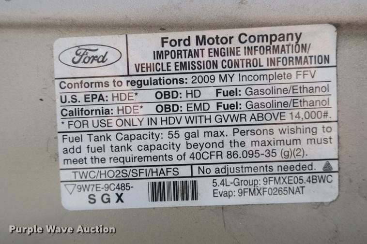 image for item DE3764 2009 Ford E450 shuttle bus