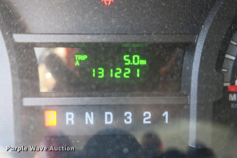 image for item DE3764 2009 Ford E450 shuttle bus