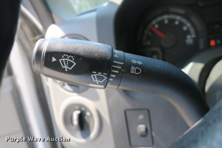 image for item DE3764 2009 Ford E450 shuttle bus