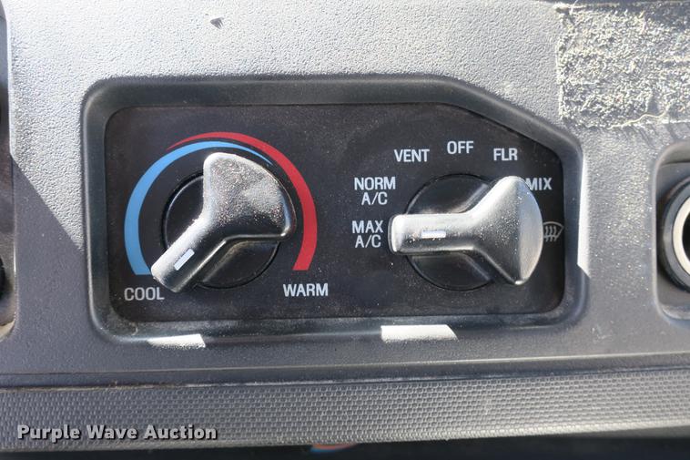 image for item DE3764 2009 Ford E450 shuttle bus