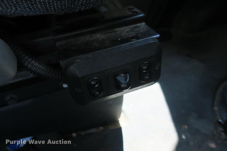 image for item DE3764 2009 Ford E450 shuttle bus