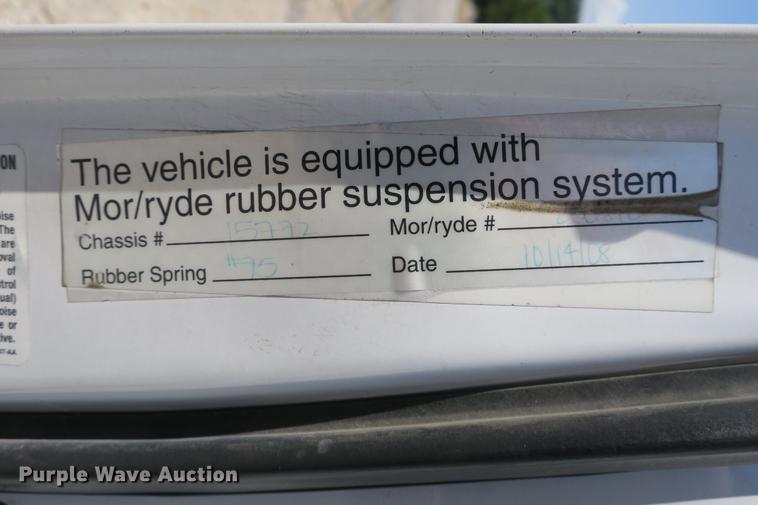 image for item DE3764 2009 Ford E450 shuttle bus