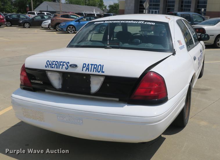 image for item DE3772 2001 Ford Crown Victoria Police Interceptor